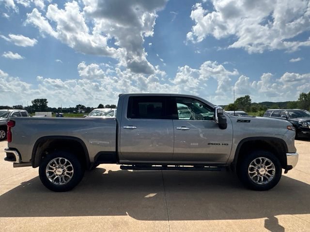 Used 2024 Chevrolet Silverado 2500 LTZ w/ LTZ Plus Package AWD/4WD image 2