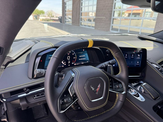 Used 2024 Chevrolet Corvette Stingray Premium Conv w/ Z51 Performance Package image 17