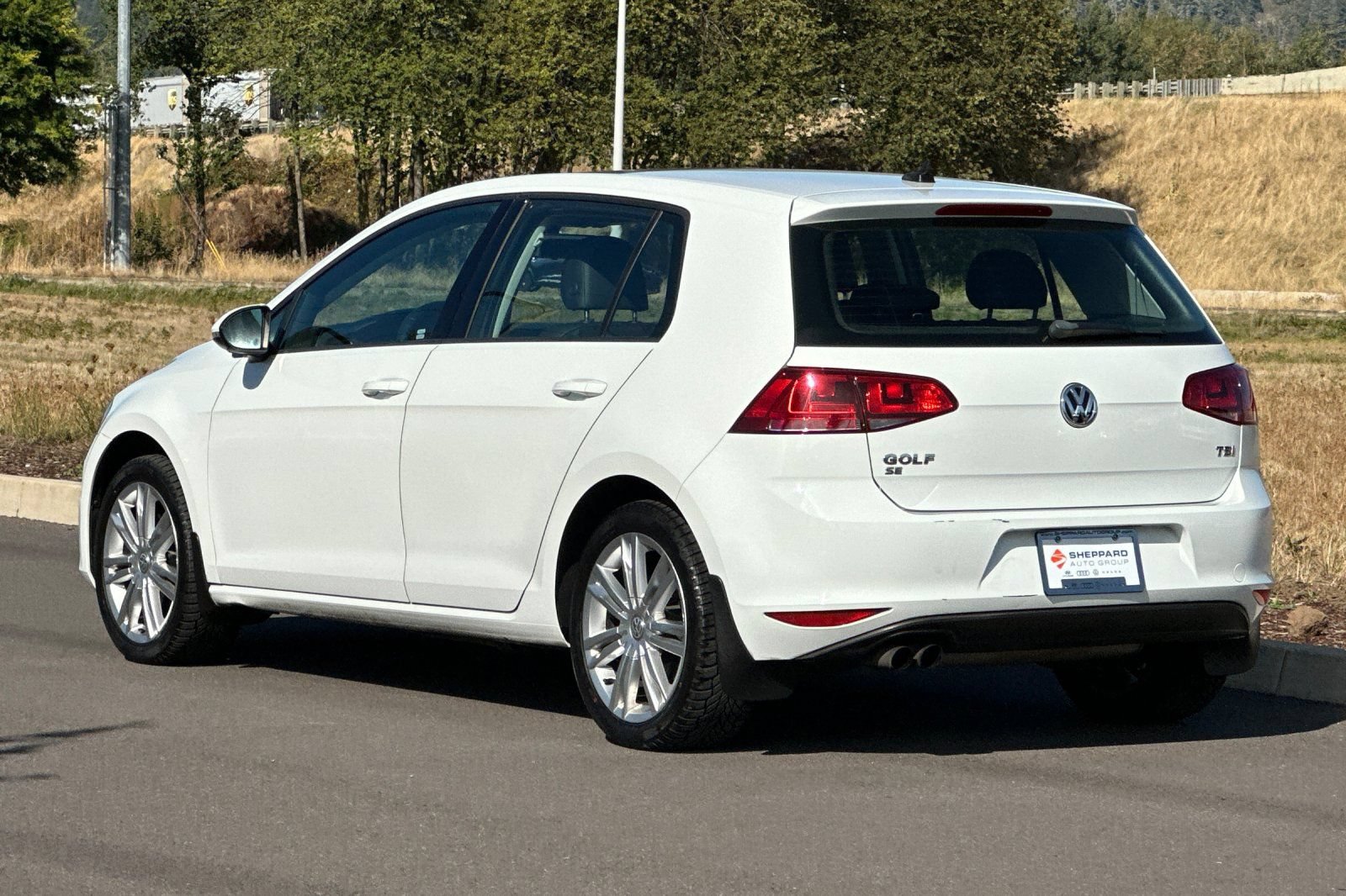 Used 2016 Volkswagen Golf SE FWD image 5