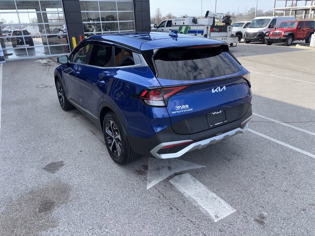 Used 2023 Kia Sportage EX FWD image 3