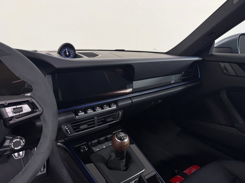 Certified 2026 Porsche 911 Carrera T RWD image 24
