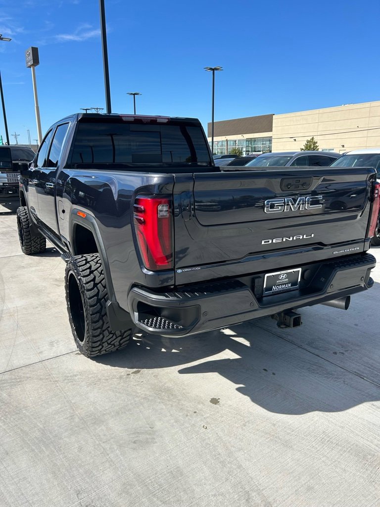 Used 2024 GMC Sierra 2500 Denali Ultimate image 5