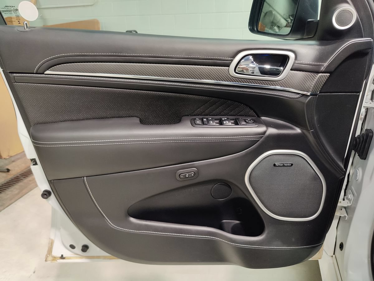 Used 2018 Jeep Grand Cherokee SRT AWD/4WD image 21