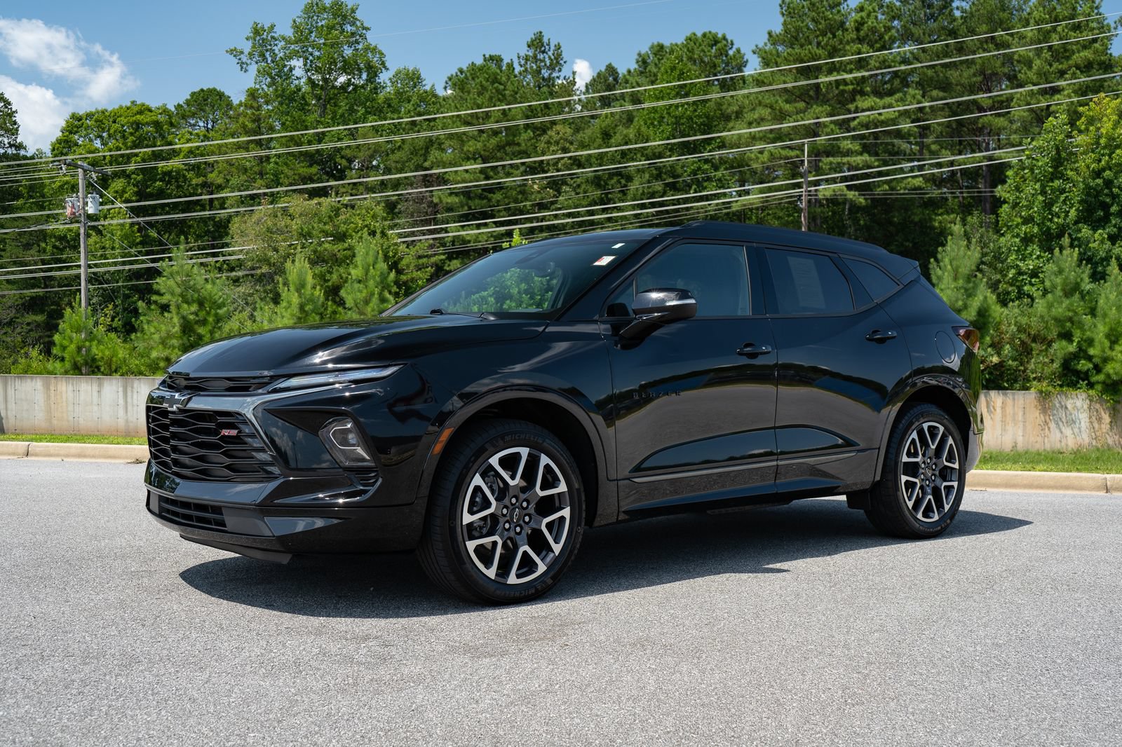 Used 2025 Chevrolet Blazer RS FWD image 3