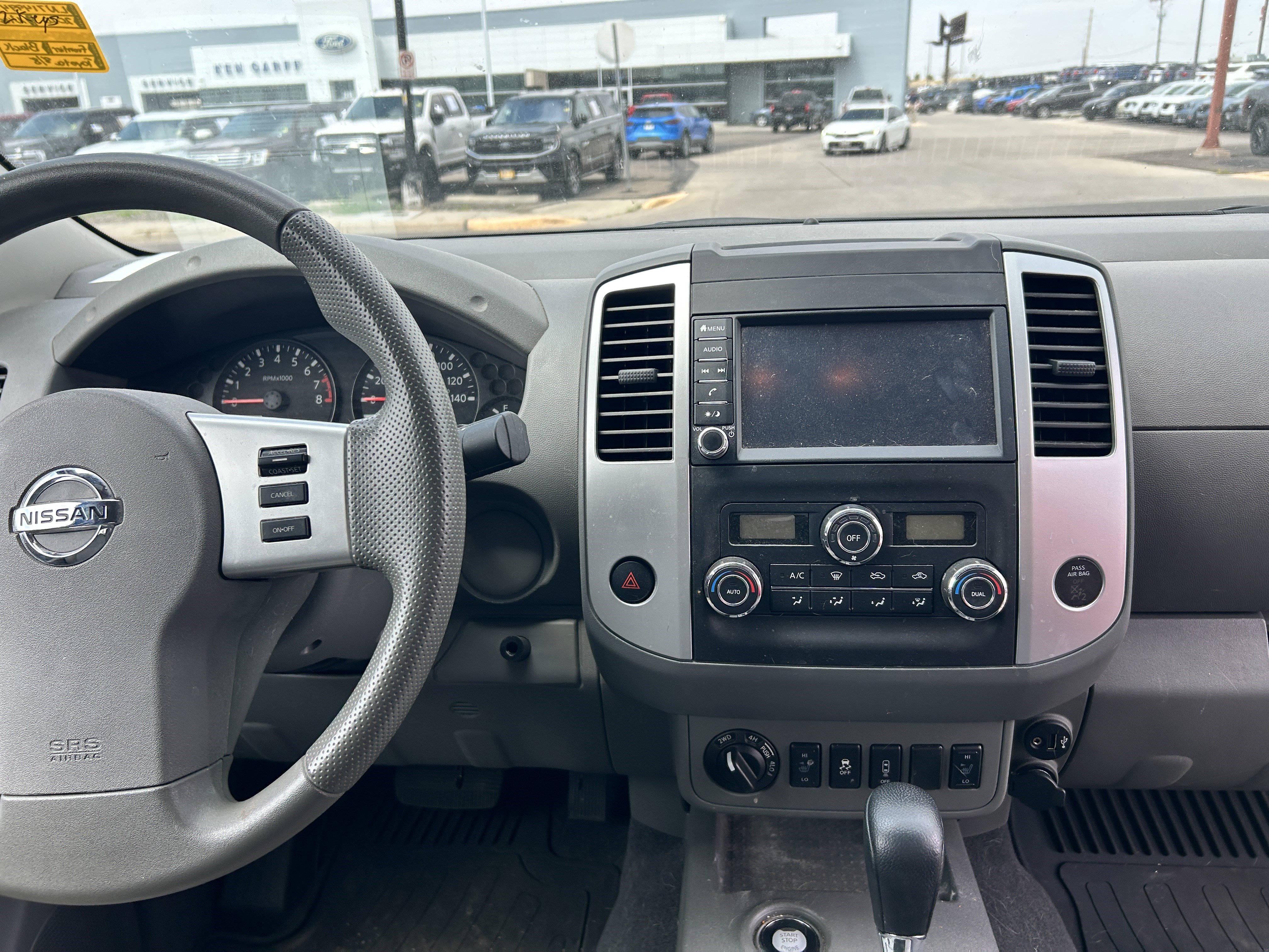 Used 2020 Nissan Frontier SV w/ Midnight Edition Floor Mats AWD/4WD image 16