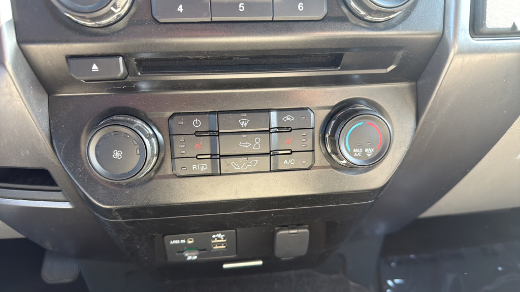 Used 2015 Ford F150 XLT w/ Equipment Group 302A Luxury AWD/4WD image 27