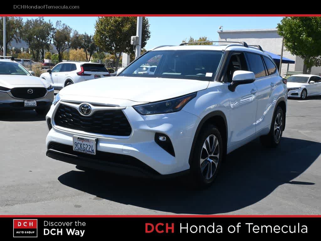 Used 2022 Toyota Highlander XLE FWD video 1
