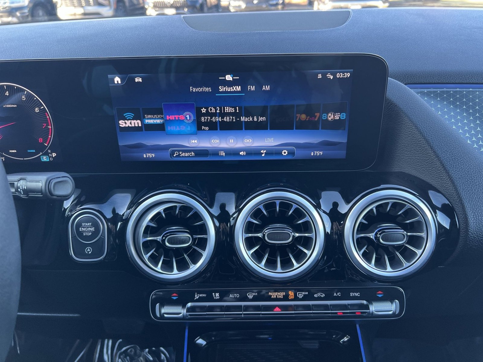 Used 2025 Mercedes-Benz GLA 250 4MATIC image 17