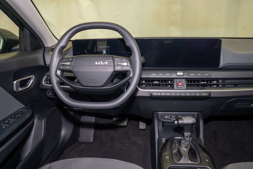 New 2025 Kia K4 LX image 7