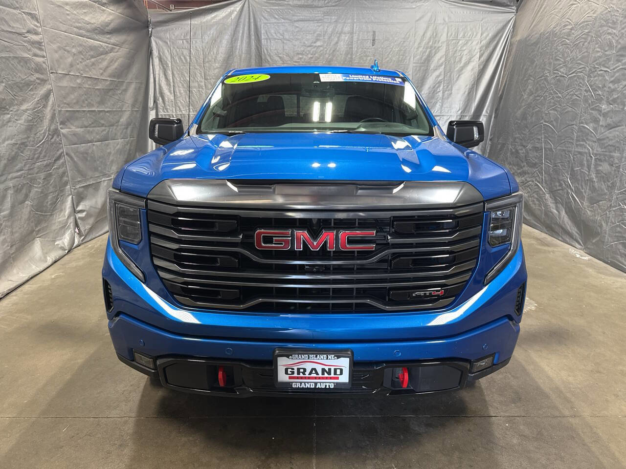 Used 2024 GMC Sierra 1500 AT4 w/ AT4 Preferred Package image 8