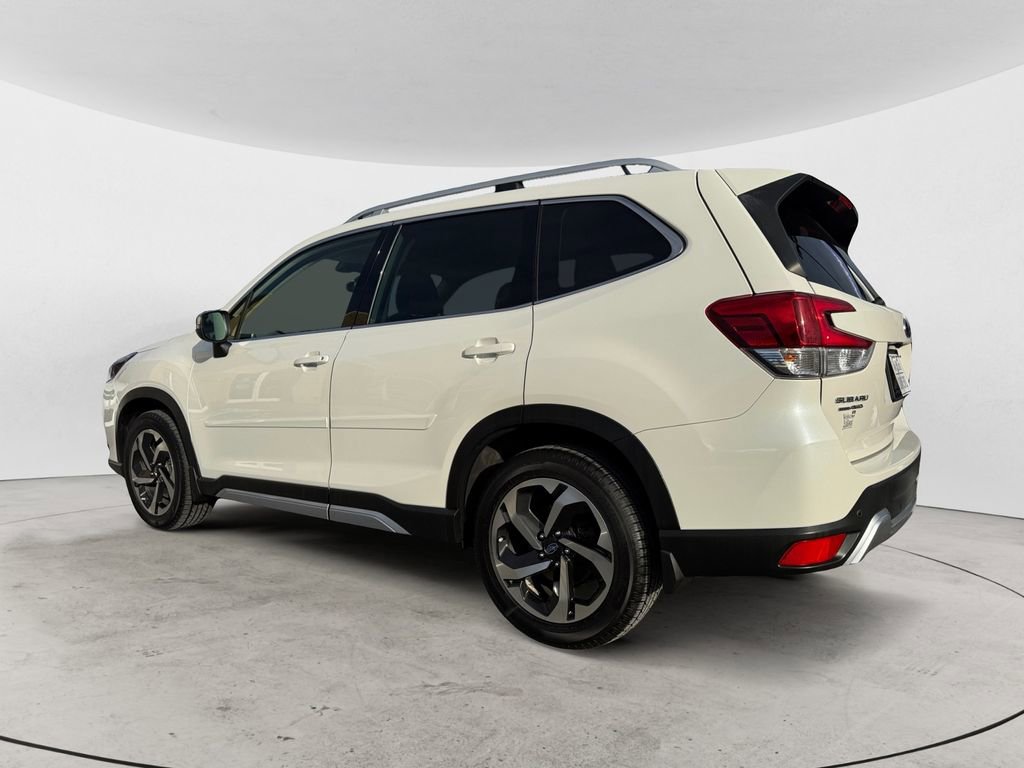 Used 2023 Subaru Forester Touring image 3