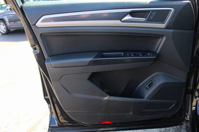 Used 2021 Volkswagen Atlas SE w/ Towing Package image 10