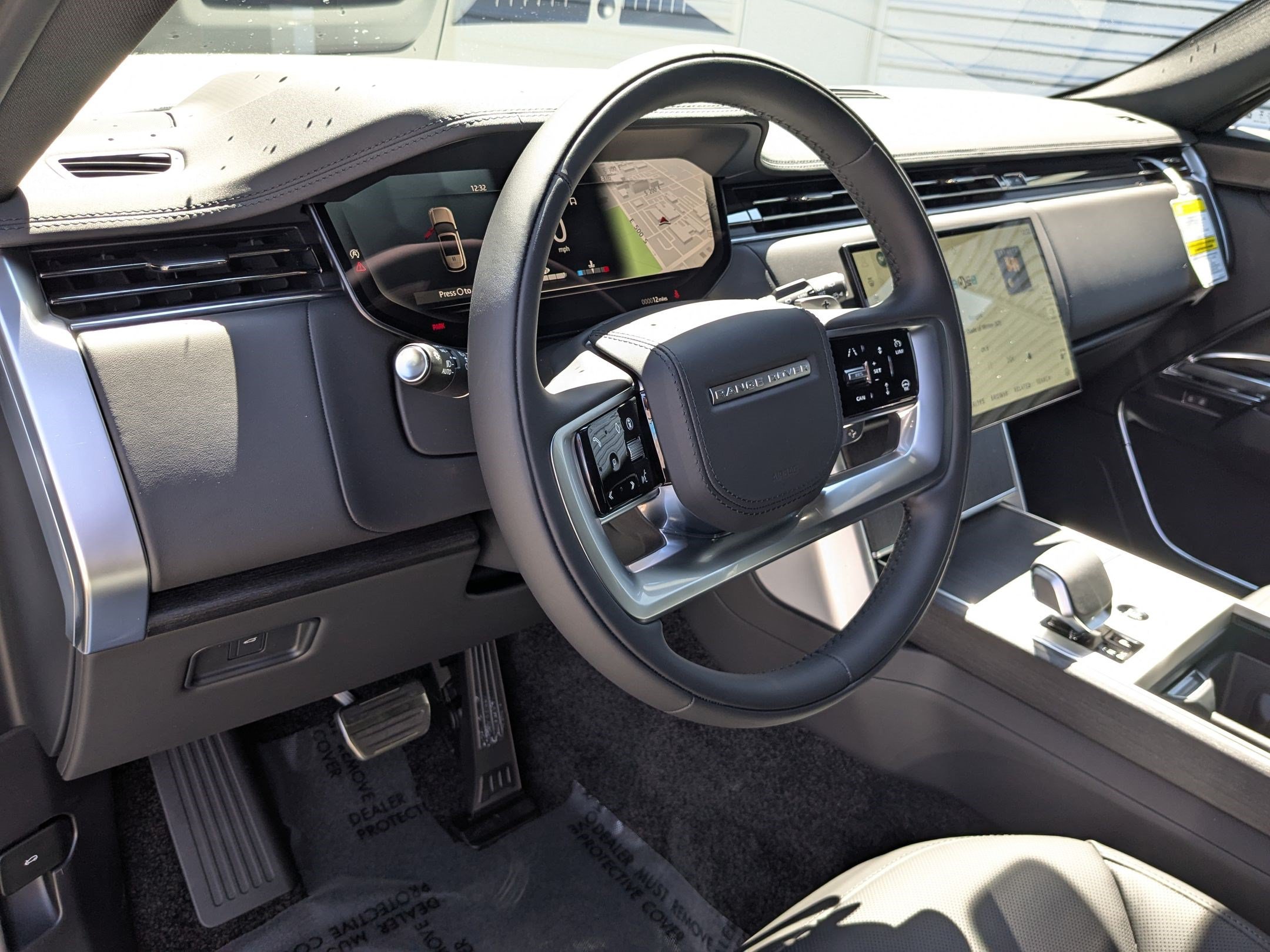New 2026 Land Rover Range Rover Long Wheelbase SE AWD/4WD image 14