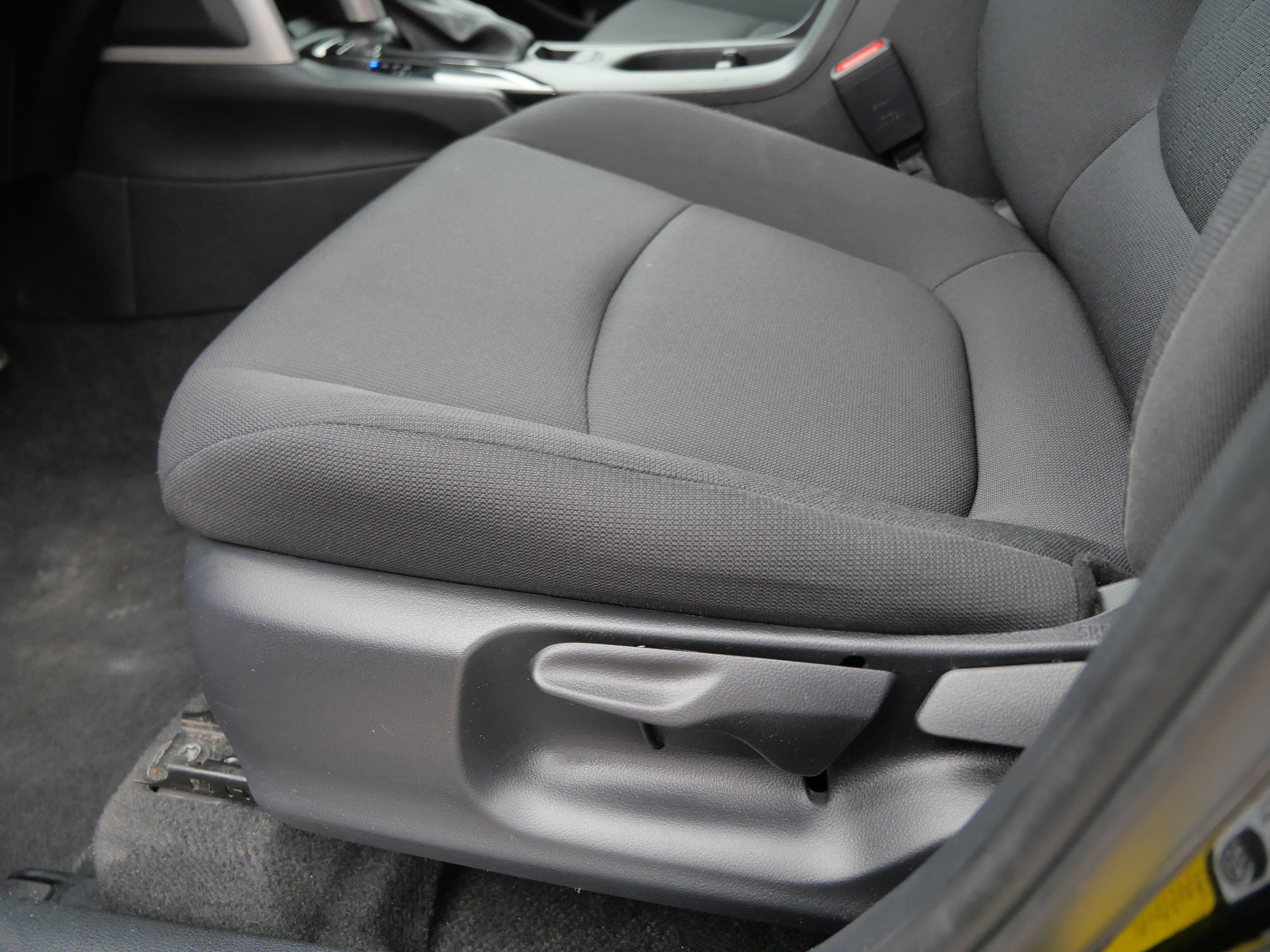 Certified 2025 Toyota Corolla Cross LE image 21