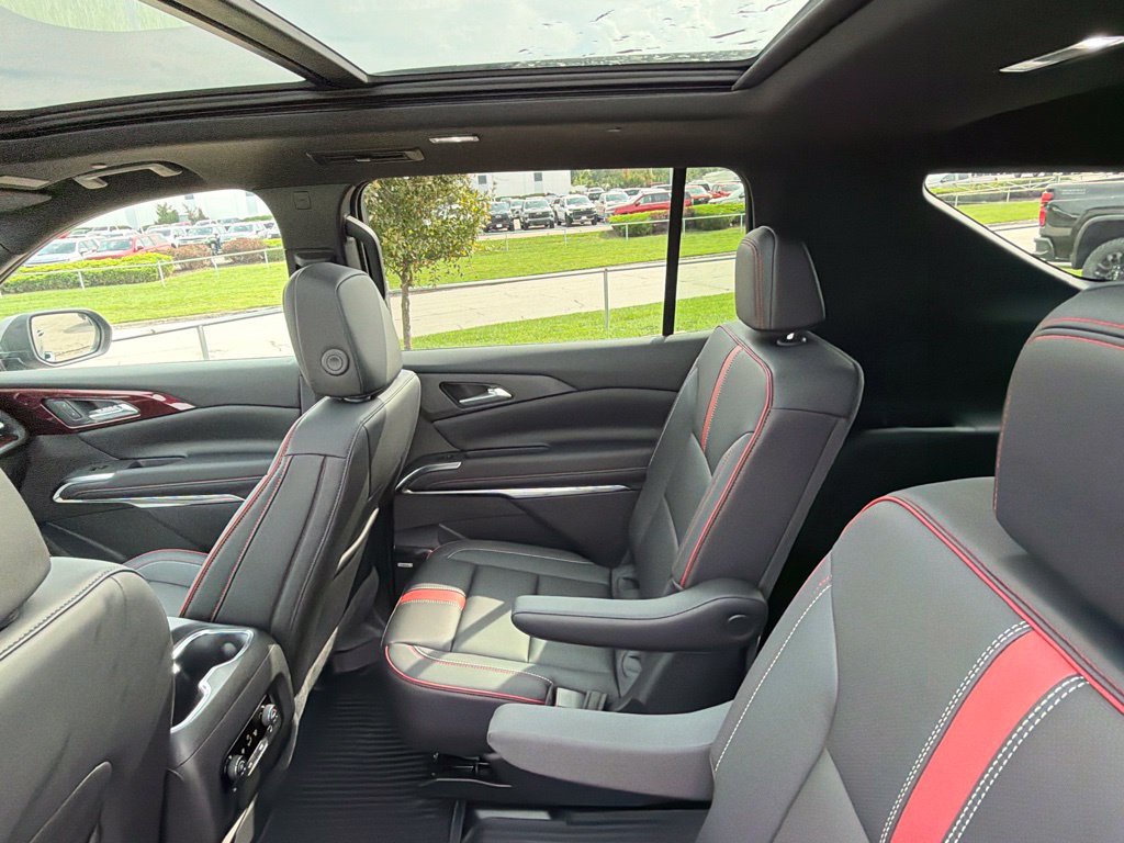New 2027 Chevrolet Traverse RS w/ LPO, Floor Liner Package AWD/4WD image 46