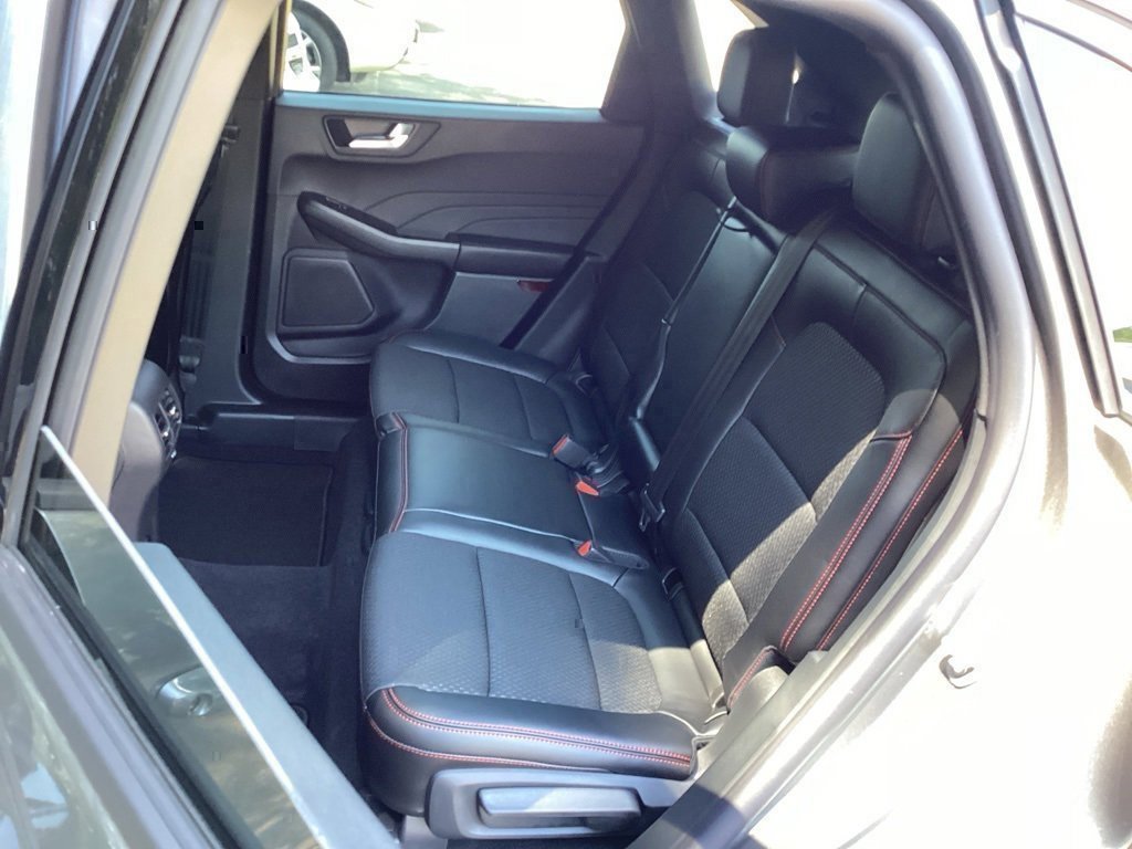 New 2025 Ford Escape ST-Line Elite image 38