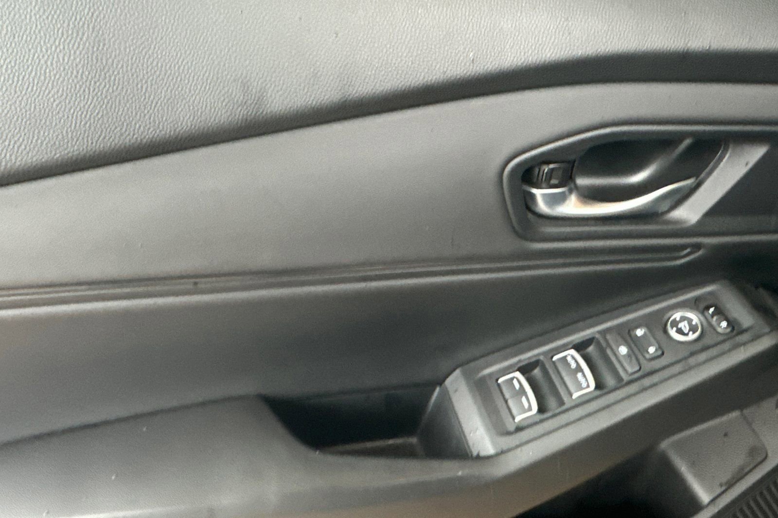 Used 2024 Honda Accord EX image 11