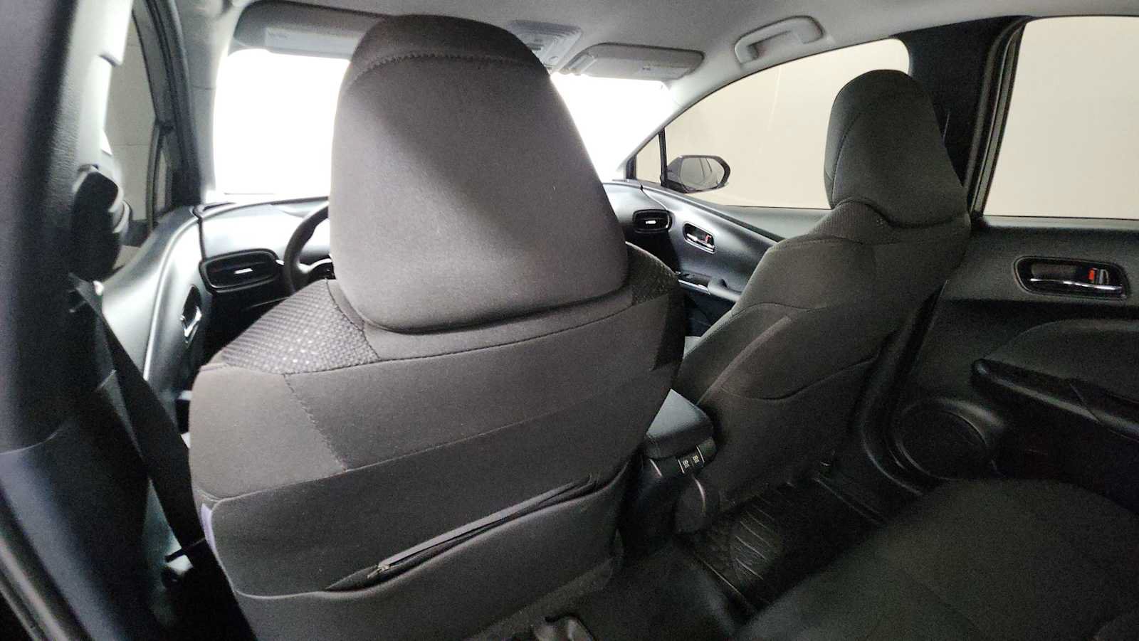 Certified 2021 Toyota Prius LE AWD/4WD image 25