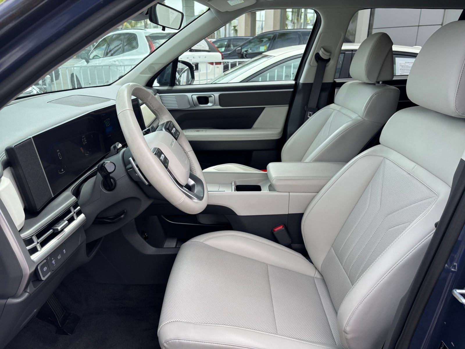 Used 2025 Hyundai Santa Fe SEL FWD image 28