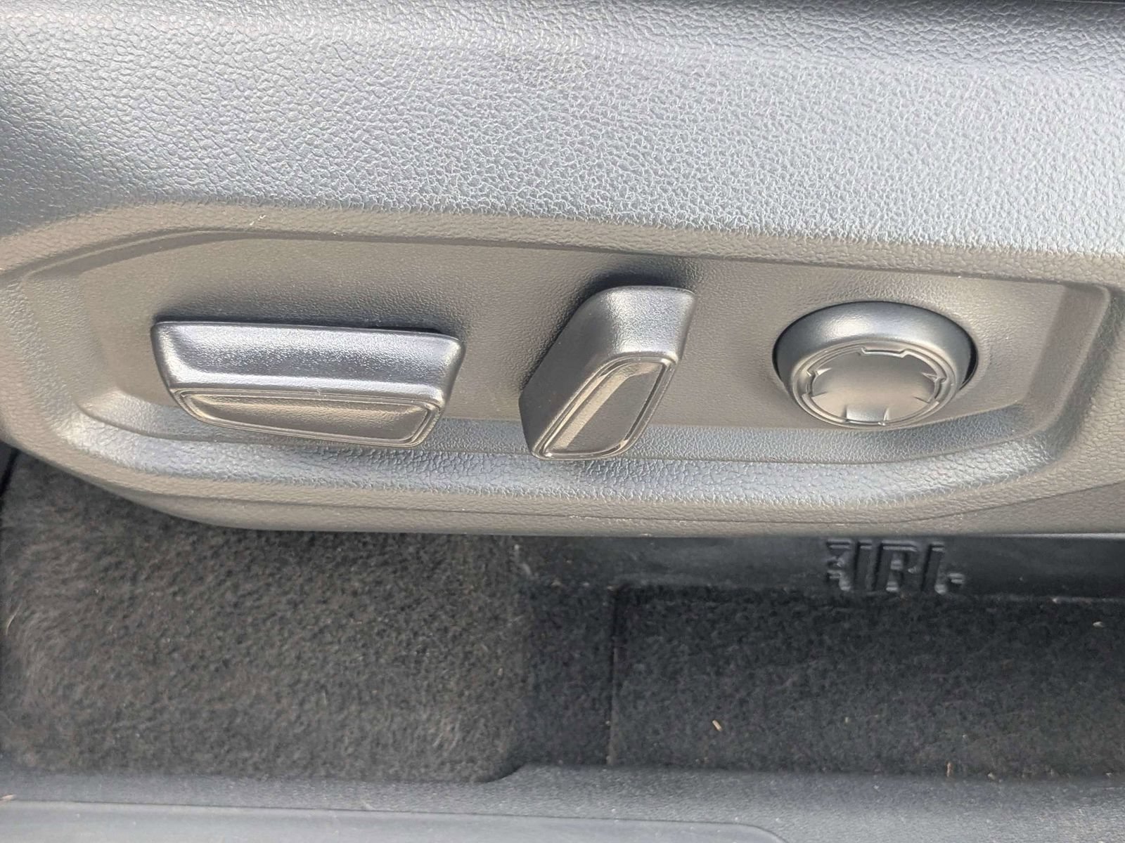 Used 2024 Toyota Sequoia Platinum AWD/4WD image 22