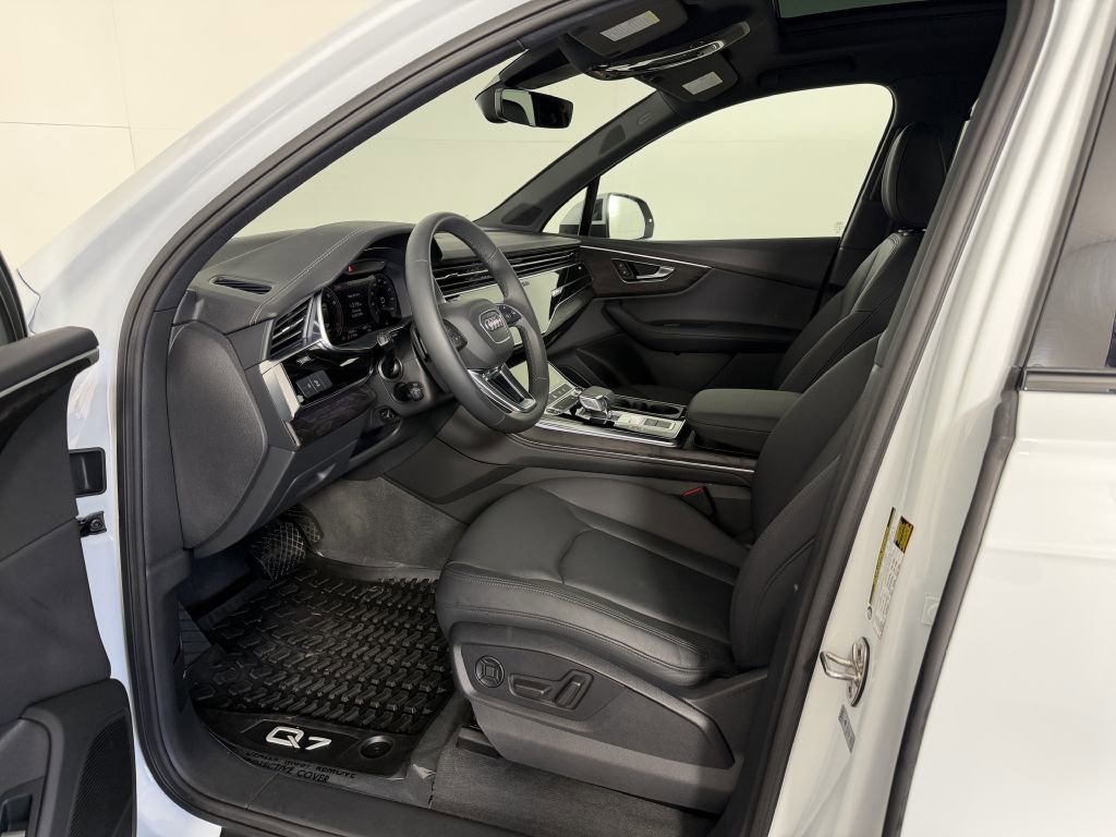 Used 2023 Audi Q7 2.0T Premium Plus AWD/4WD image 14