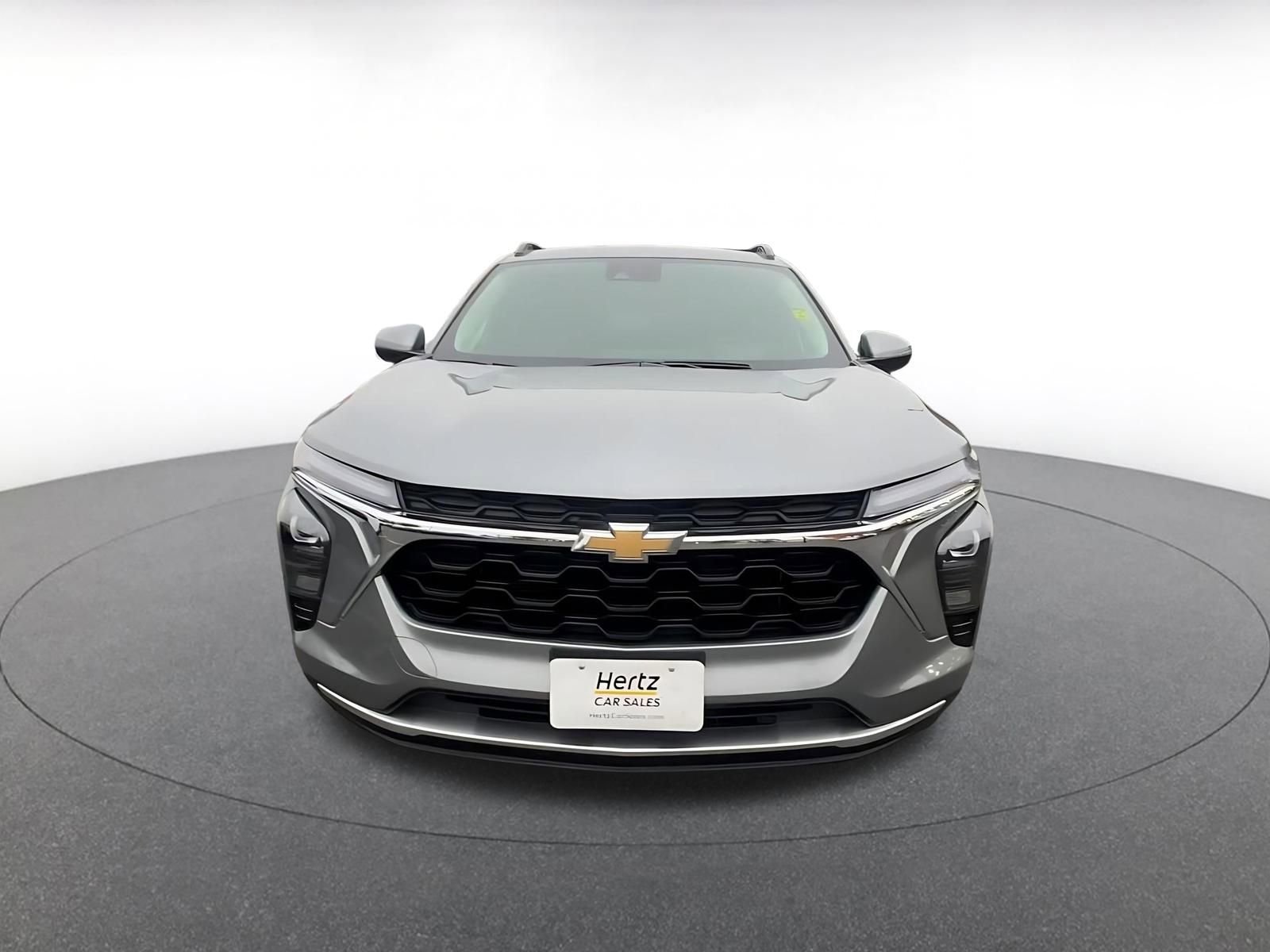 Used 2025 Chevrolet Trax LT w/ LT Convenience Package image 4