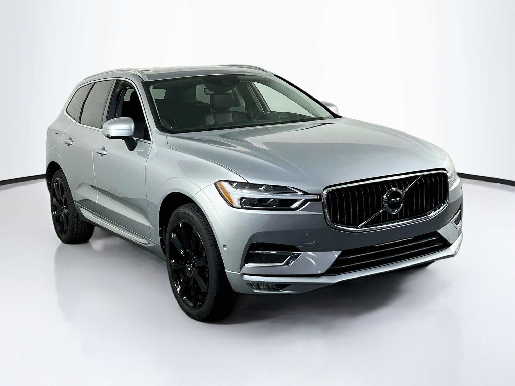 Used 2018 Volvo XC60 T5 Inscription w/ Convenience Package AWD/4WD image 3