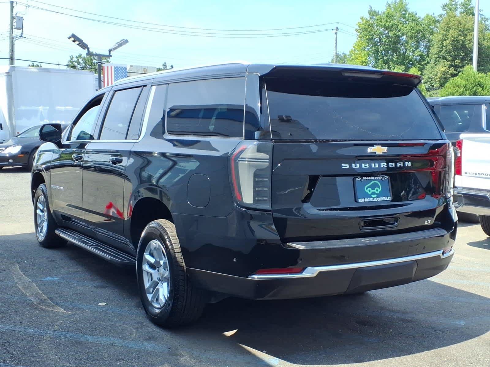 Used 2026 Chevrolet Suburban LT w/ Comfort Package AWD/4WD image 4