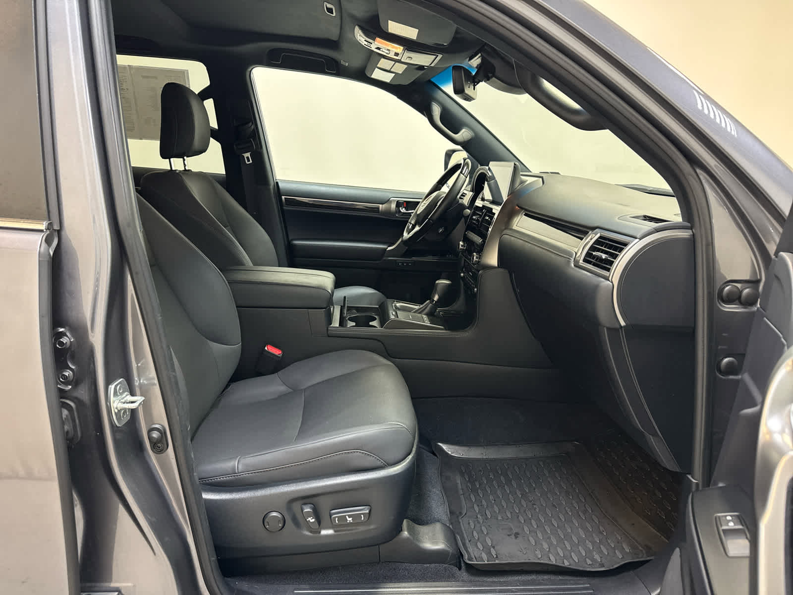 Used 2023 Lexus GX 460 Premium image 14