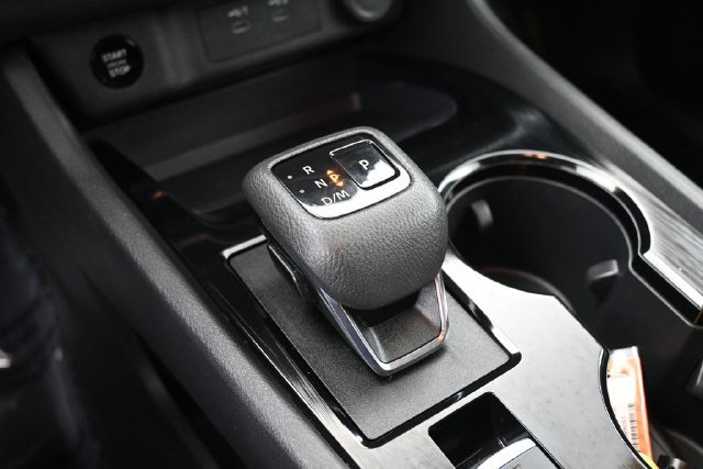 Used 2024 Nissan Rogue S AWD/4WD image 21