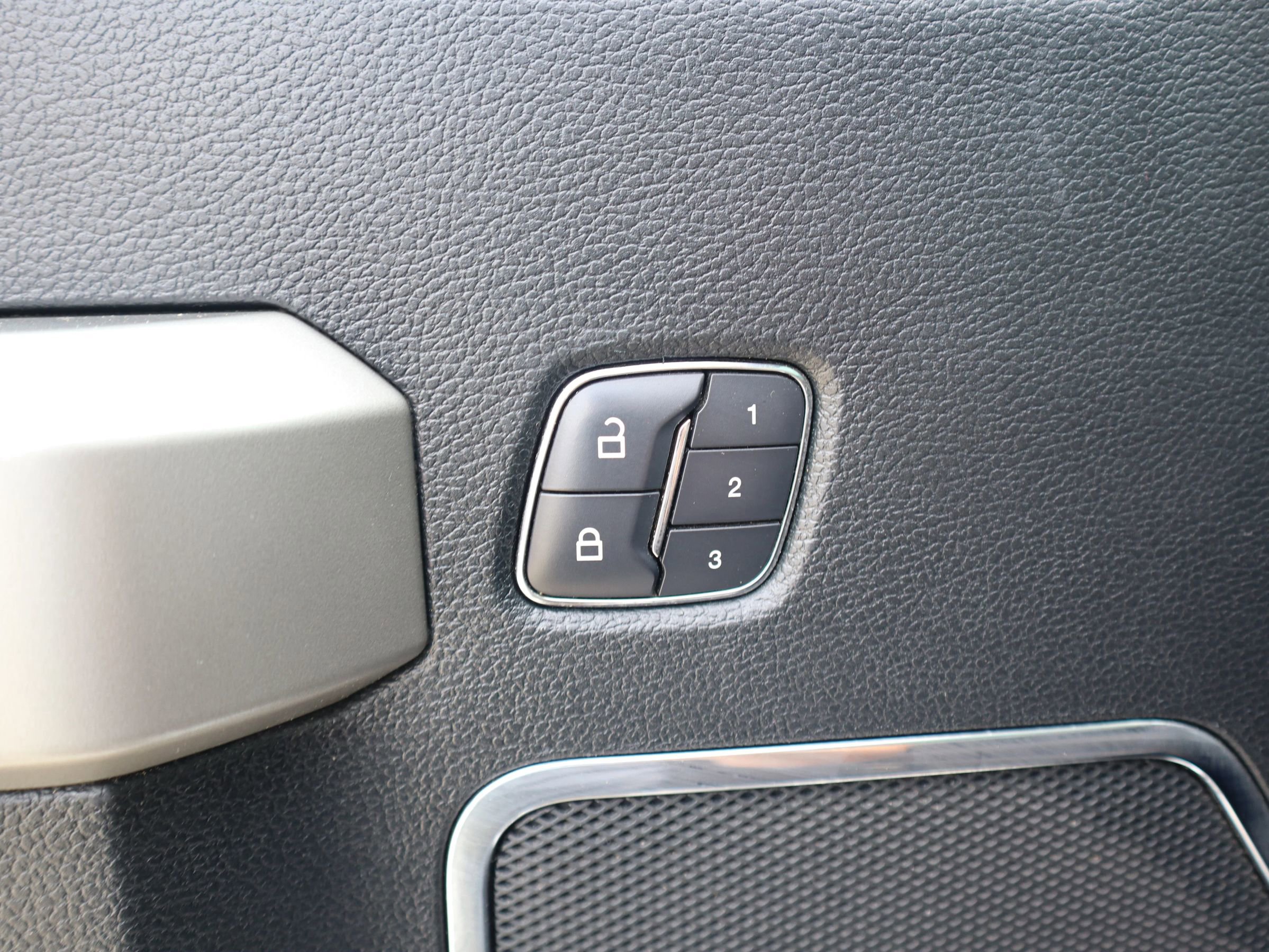 Used 2018 Ford F250 Lariat w/ Lariat Ultimate Package image 25