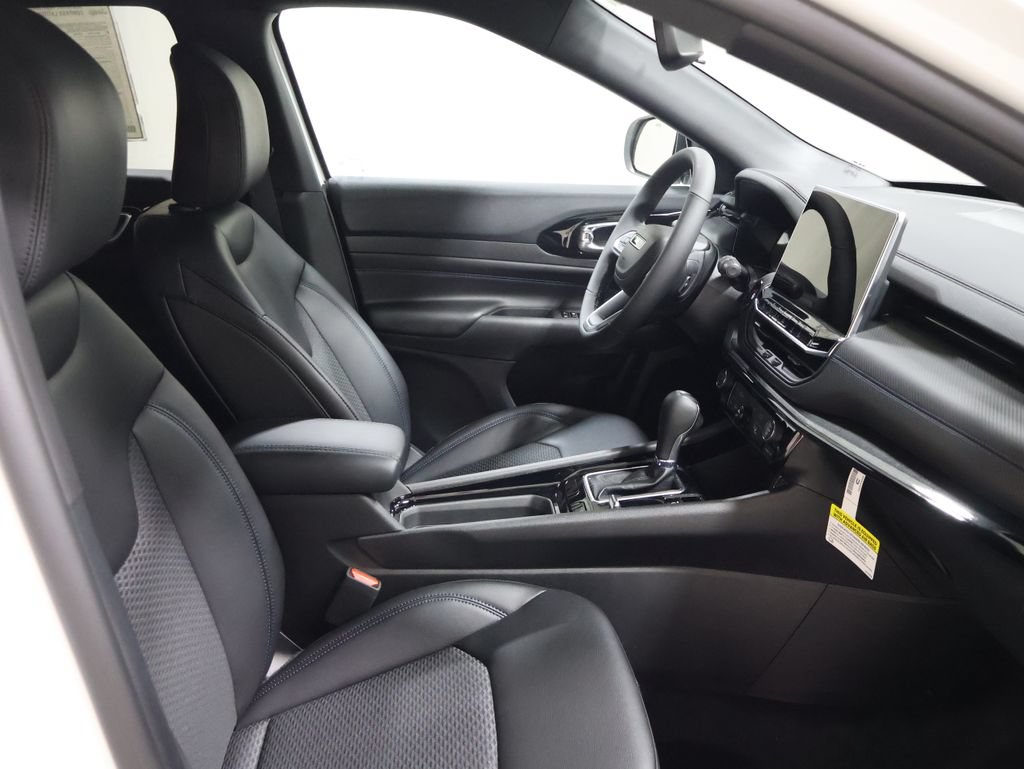 New 2026 Jeep Compass Latitude AWD/4WD image 18
