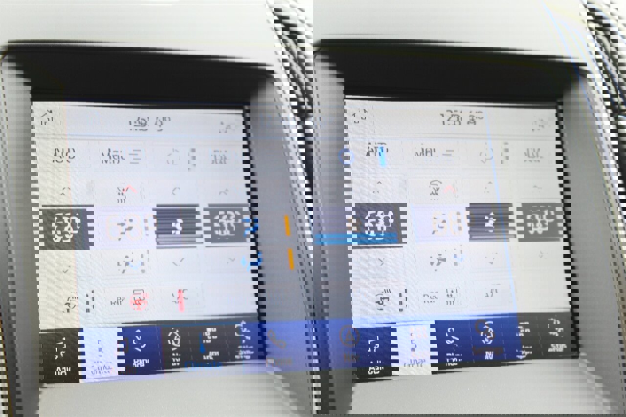 Used 2020 Ford Edge SEL w/ Convenience Package AWD/4WD image 10