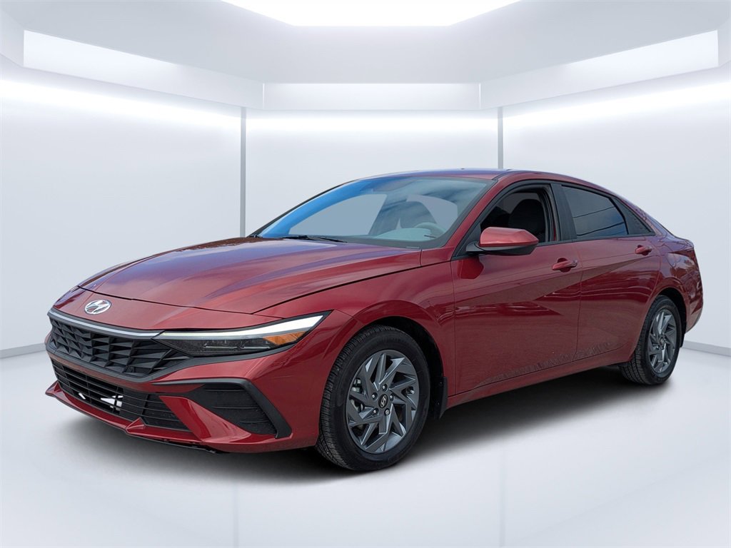 Used 2024 Hyundai Elantra SEL image 8