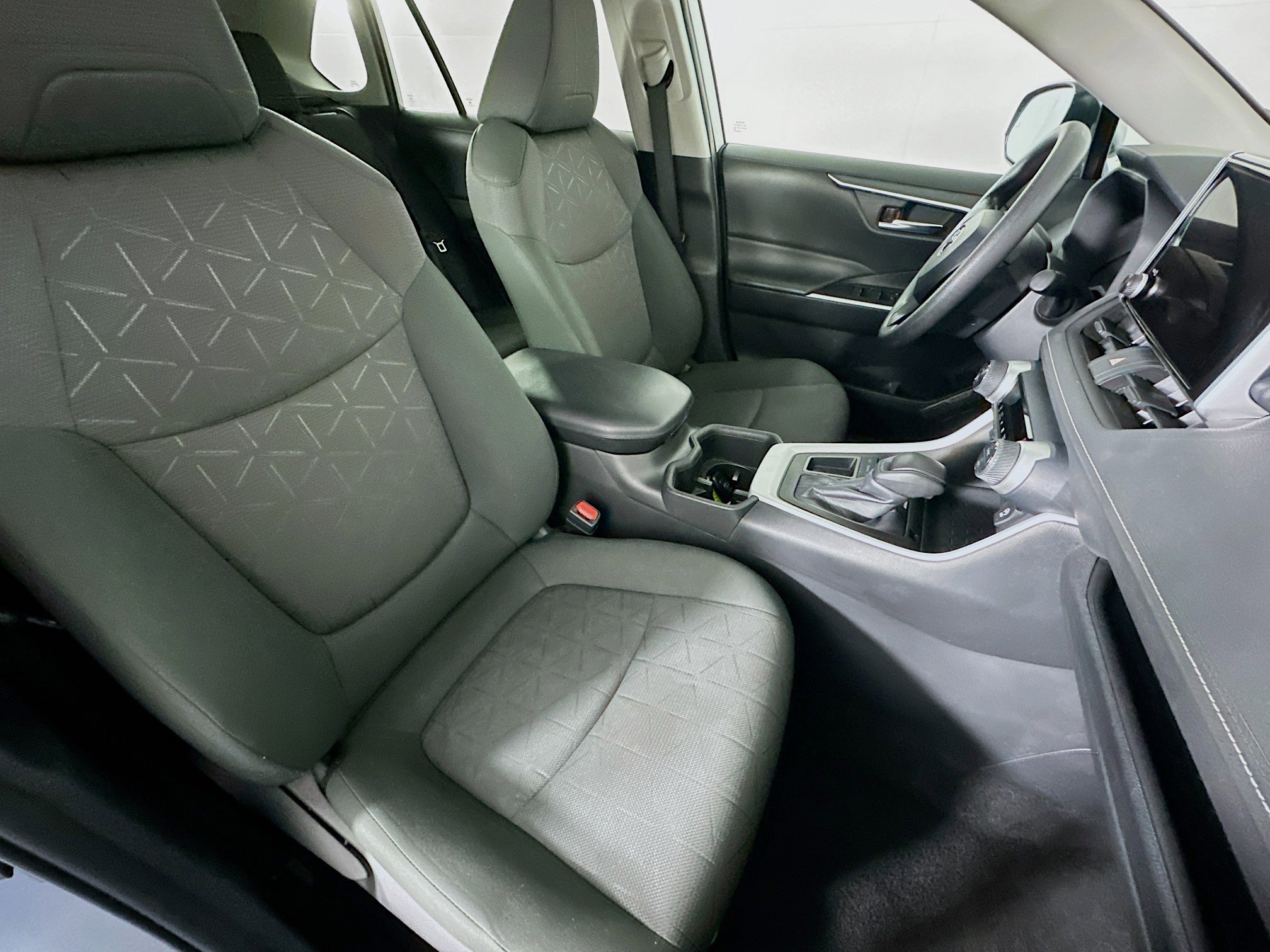 Used 2024 Toyota RAV4 XLE image 31