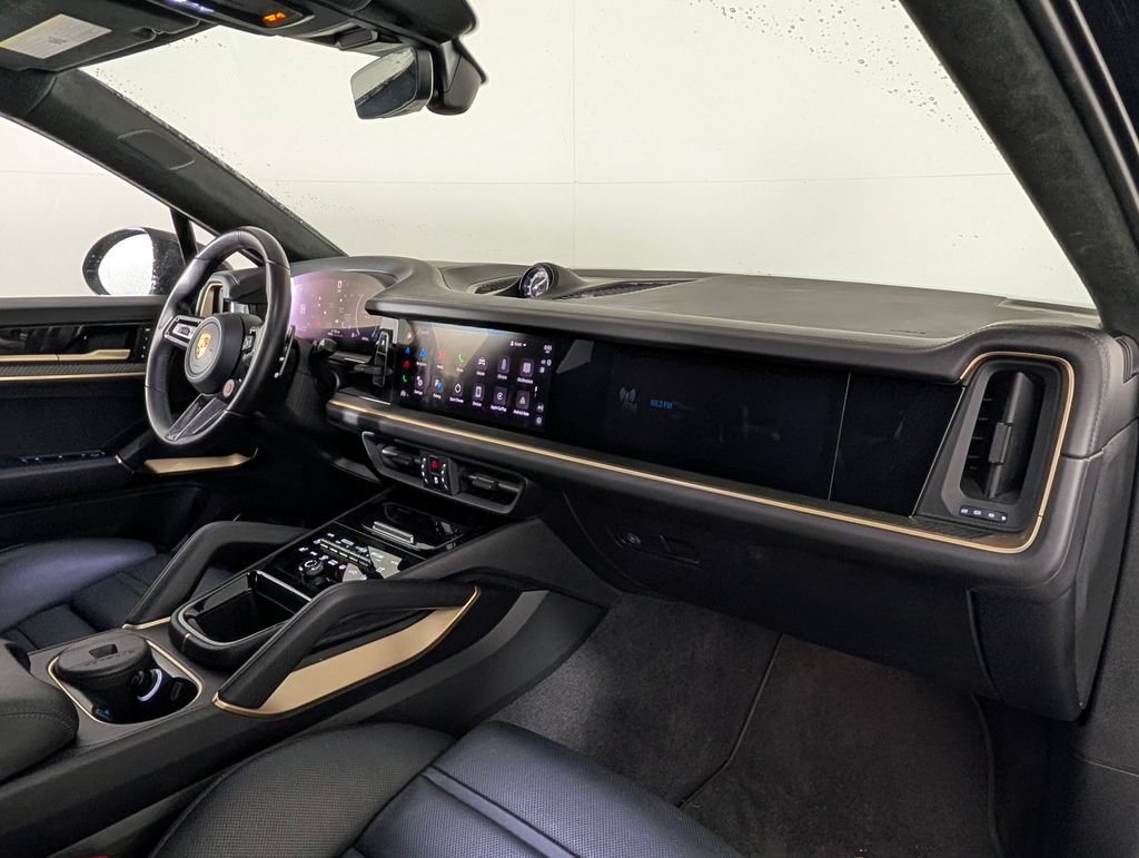 Certified 2024 Porsche Cayenne Turbo GT AWD/4WD image 18