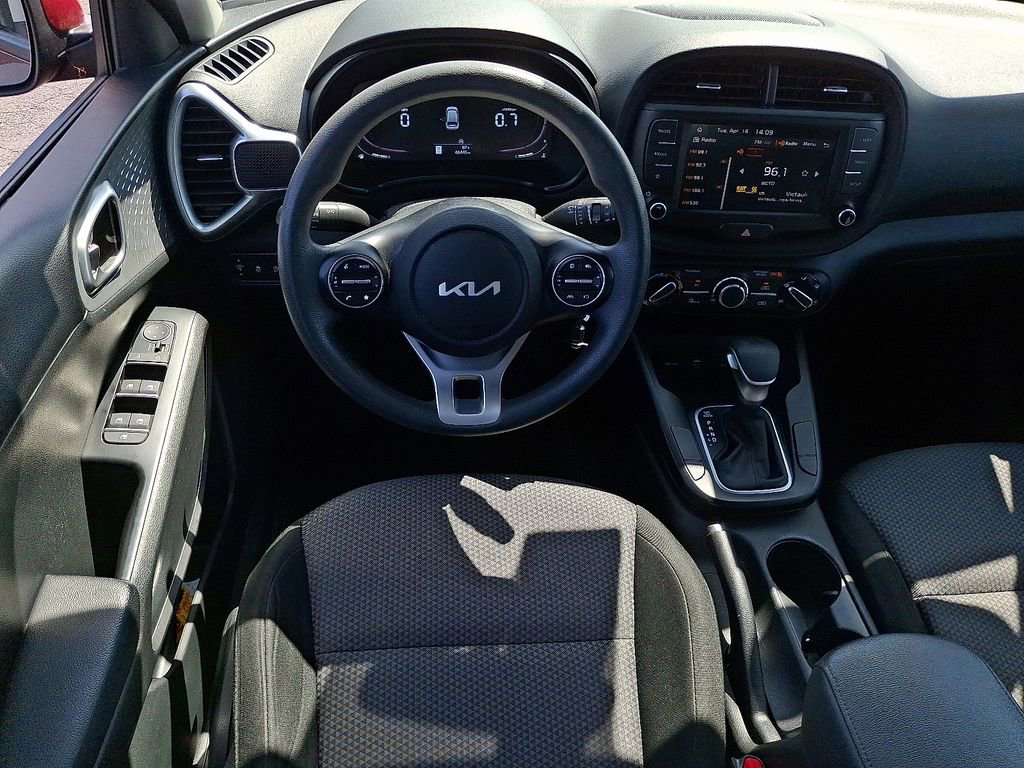 Certified 2023 Kia Soul LX w/ LX Technology Package FWD image 12