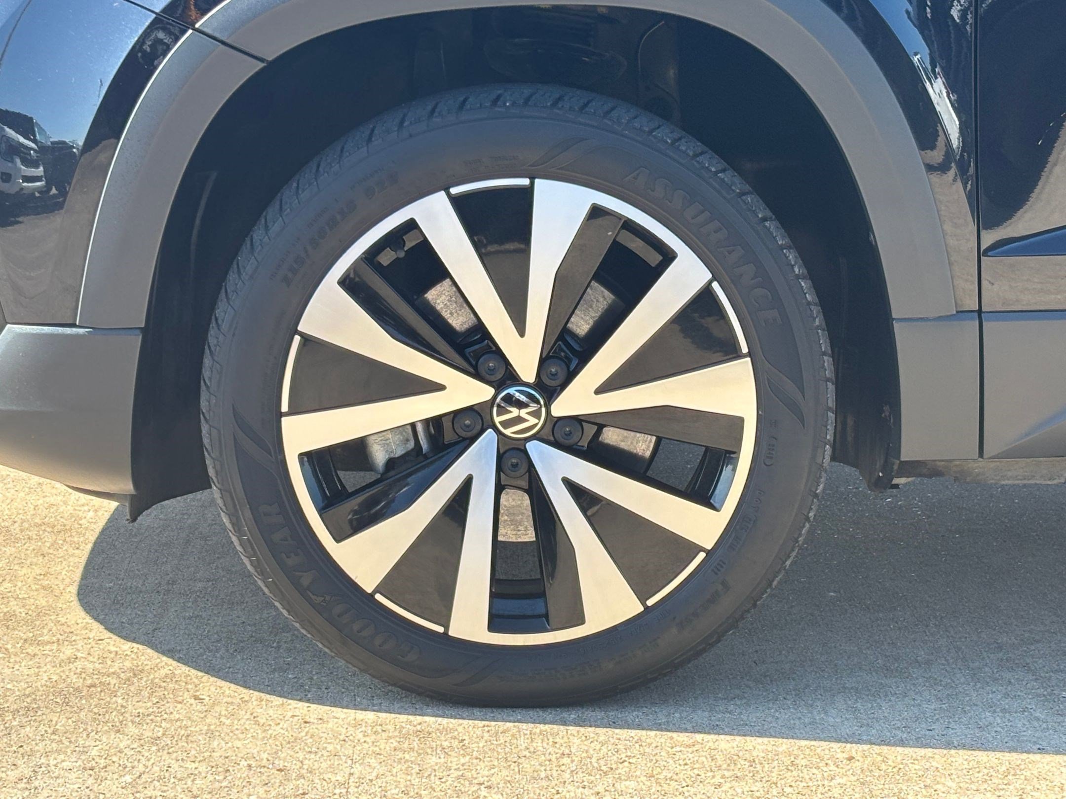 Used 2023 Volkswagen Taos SE image 11