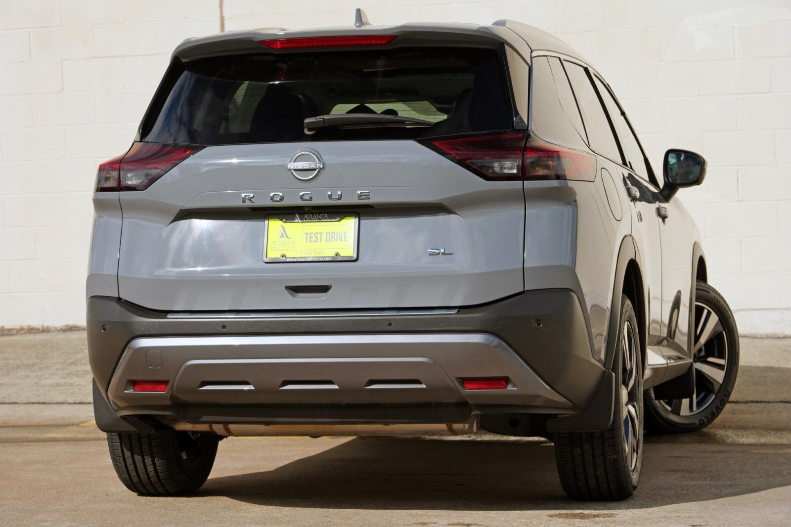 Used 2023 Nissan Rogue SL w/ SL Premium Package FWD image 4