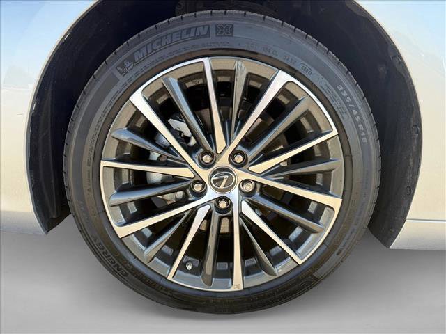 Used 2025 Lexus ES 300h w/ Premium Package image 24