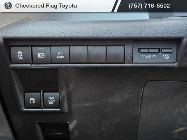 Used 2025 Toyota Sienna XSE w/ XSE Plus Package image 11