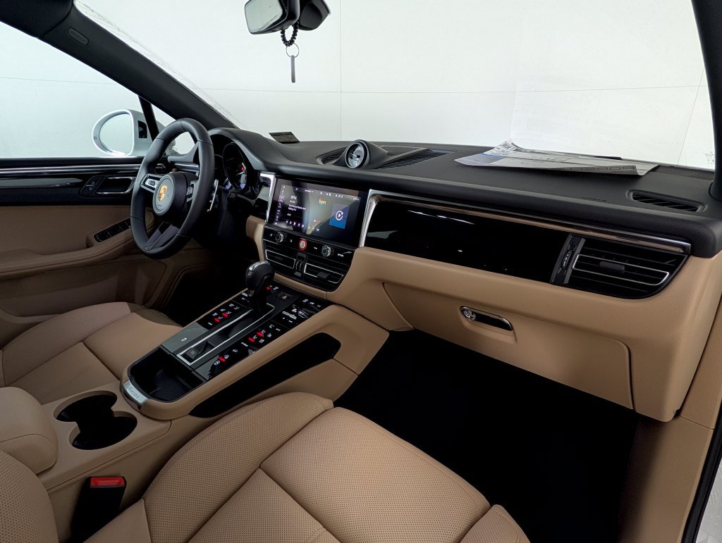 New 2026 Porsche Macan AWD/4WD image 19