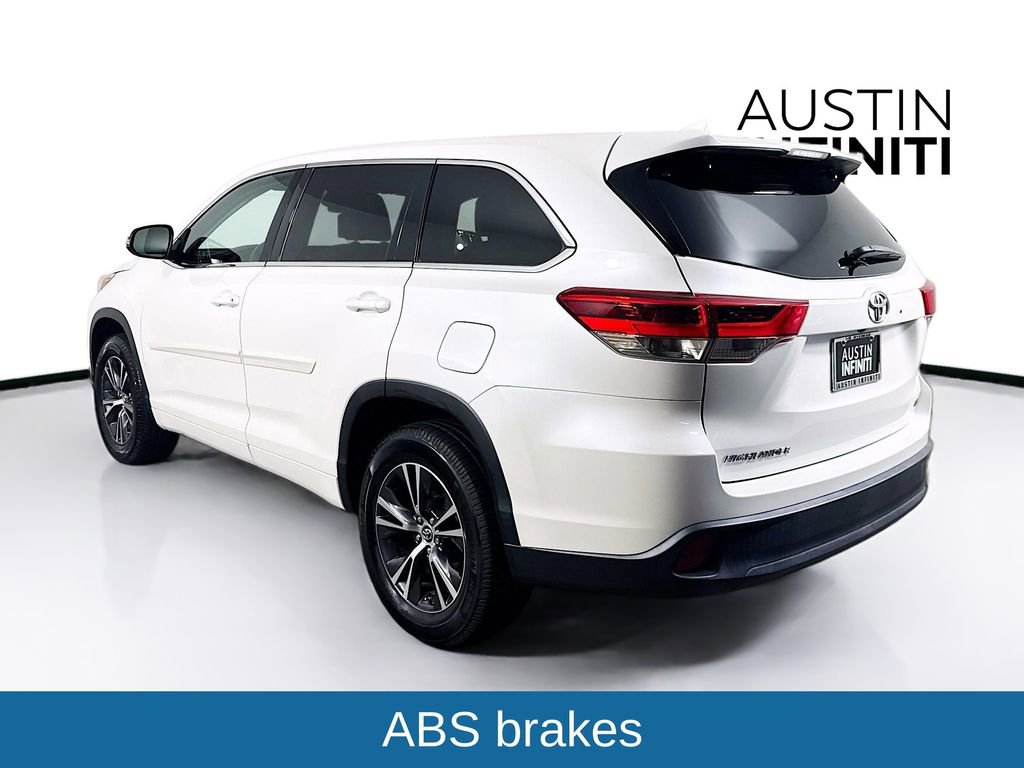 Used 2018 Toyota Highlander Plus FWD image 5