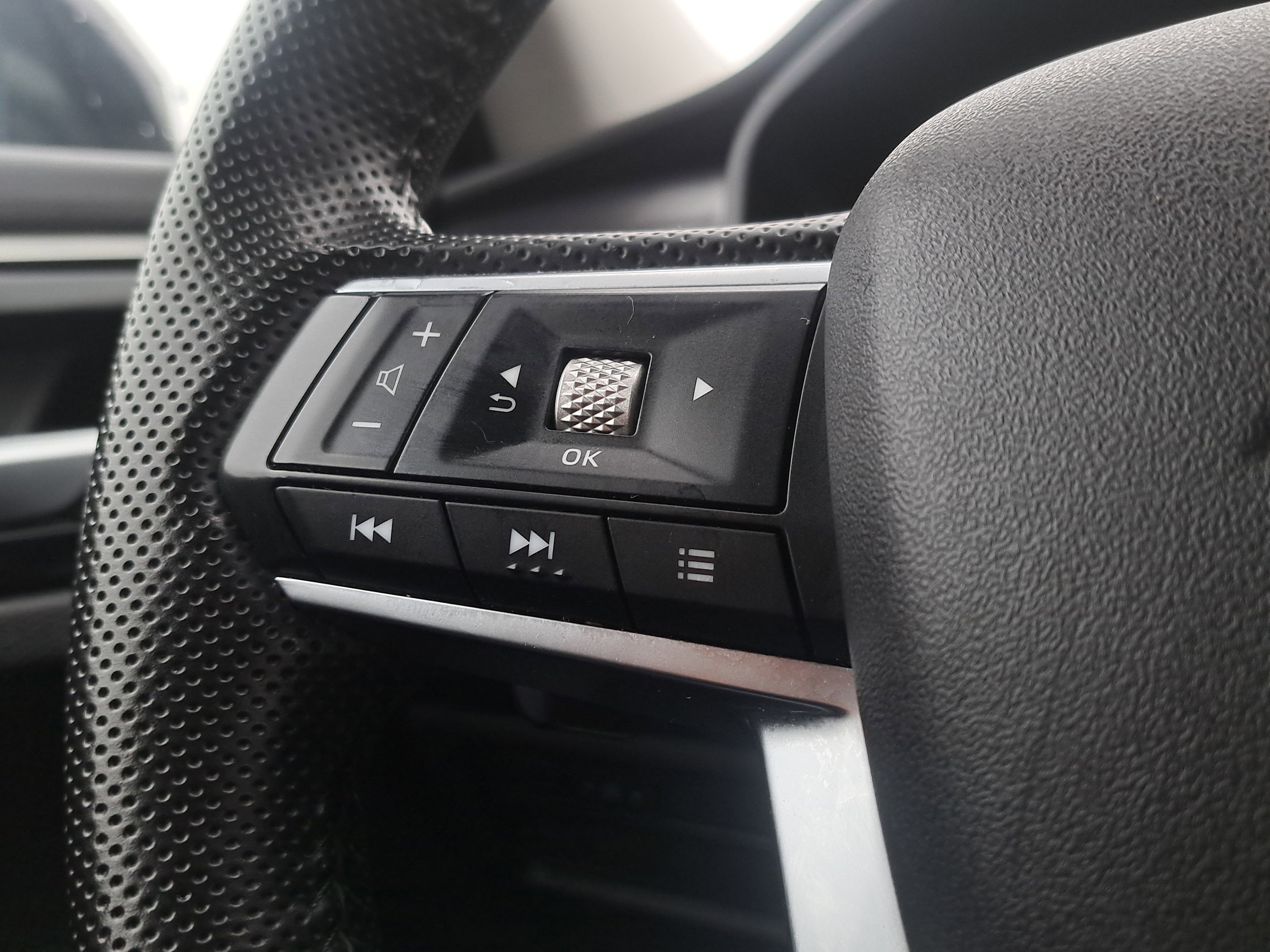 Used 2024 Mitsubishi Outlander SE image 26