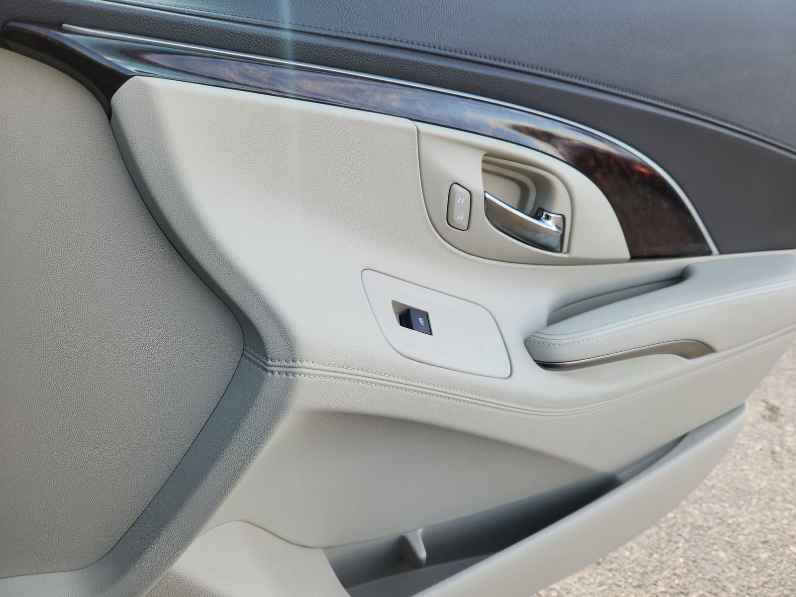 Used 2015 Buick LaCrosse Premium image 15