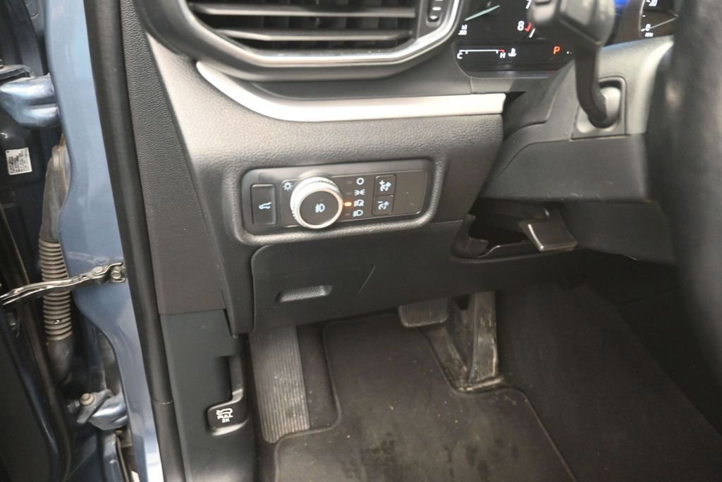Used 2021 Ford Explorer XLT w/ Equipment Group 202A RWD image 13