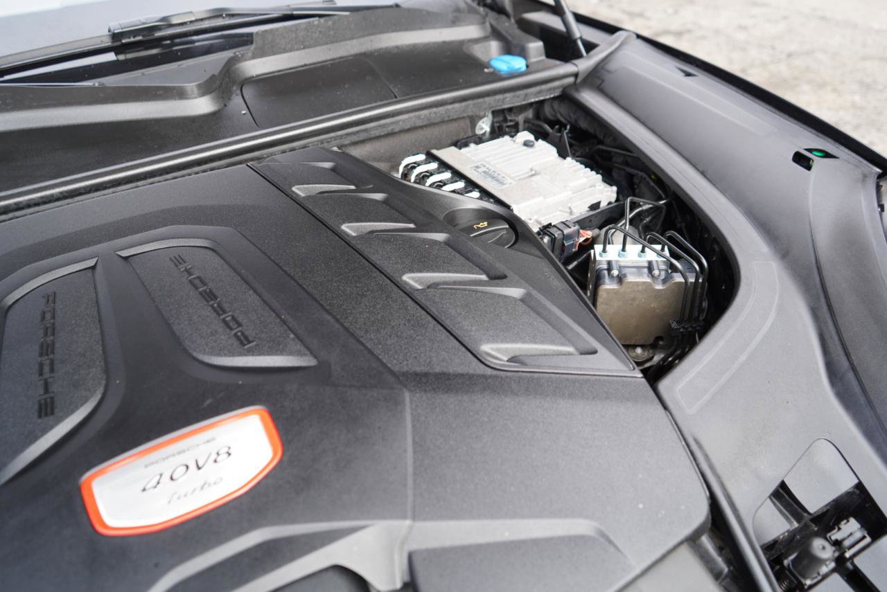 Used 2021 Porsche Cayenne Turbo image 89