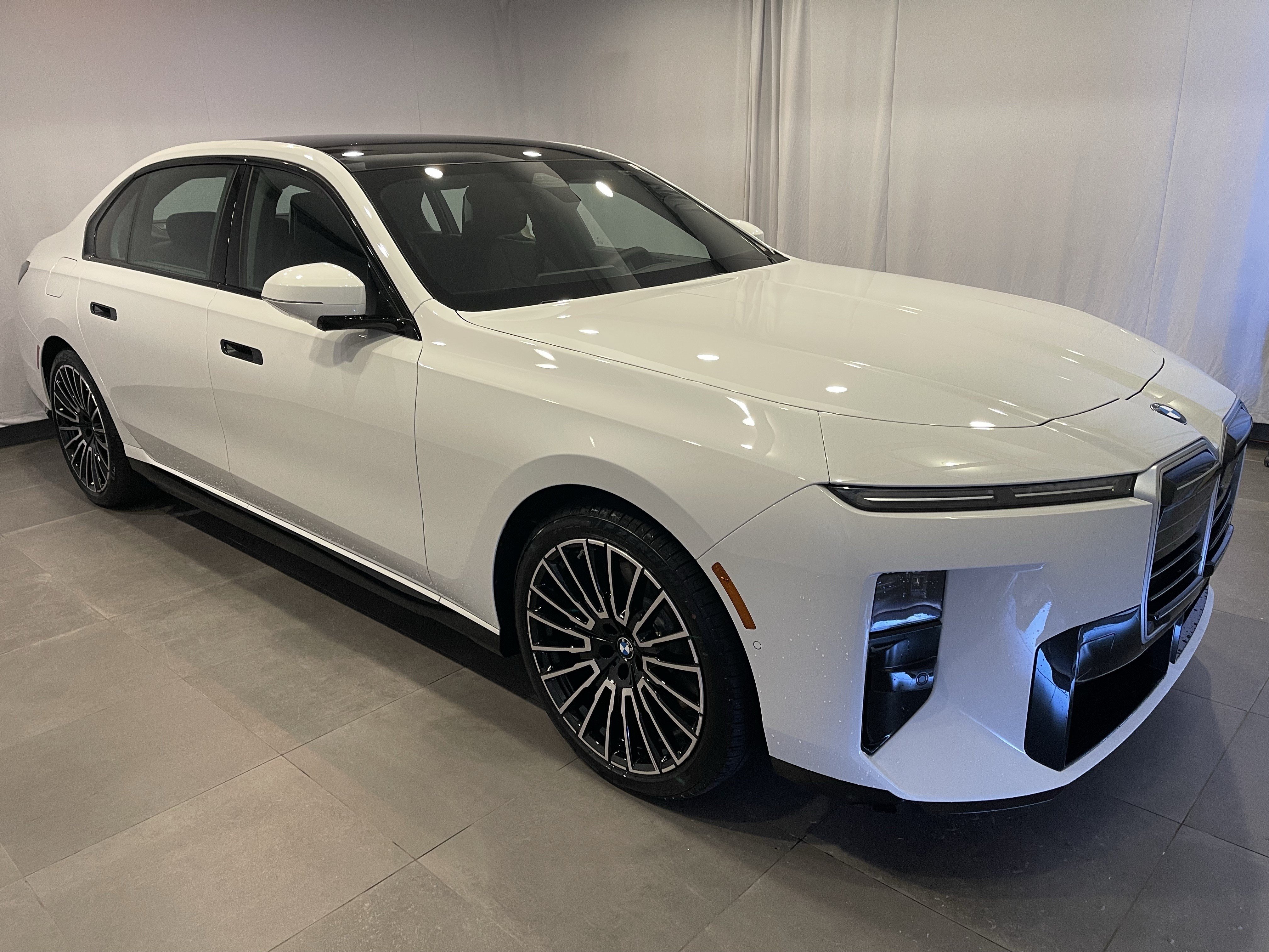 New 2027 BMW 740i xDrive w/ M Sport Package AWD/4WD image 3