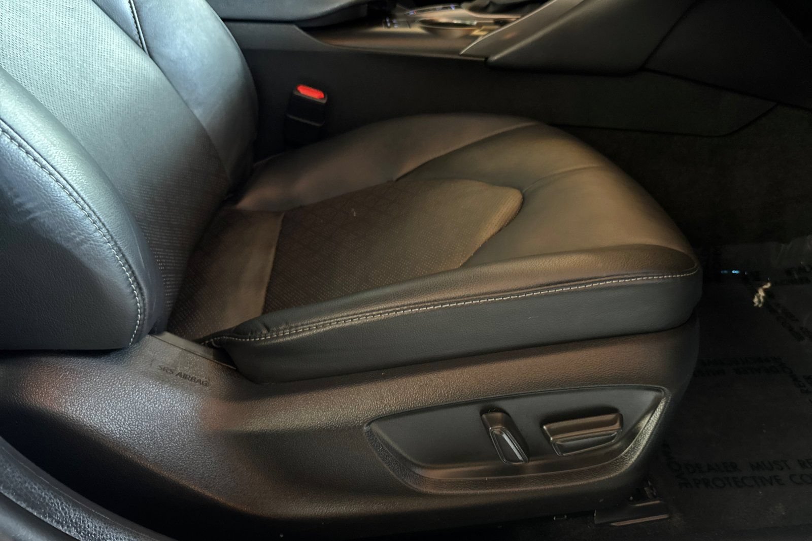 Used 2022 Toyota Camry XSE FWD image 22