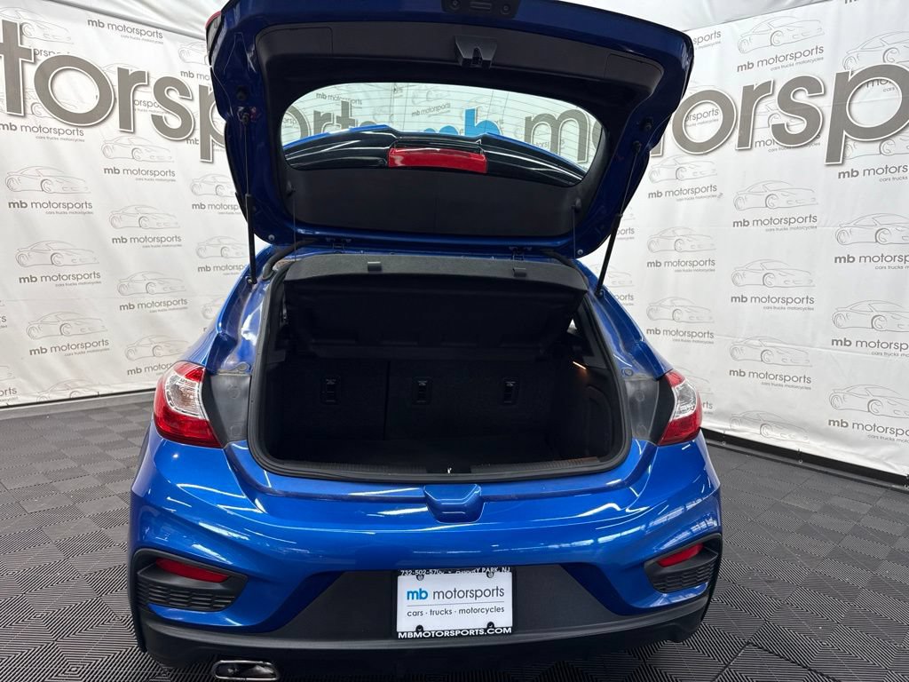 Used 2017 Chevrolet Cruze LT FWD image 6